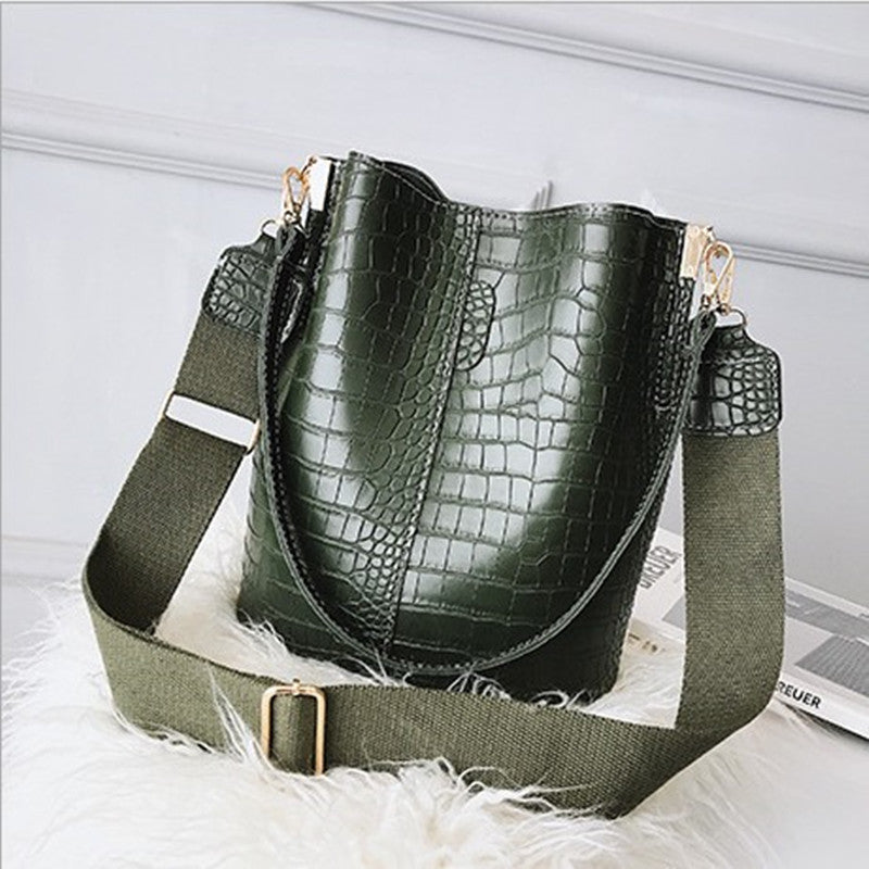 Fashionable, gorgeous, simple, simple, versatile and exquisite charm bag
